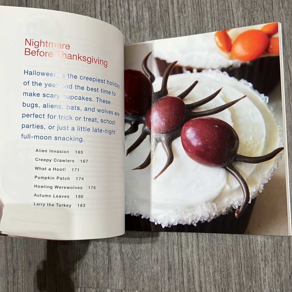 Hello, Cupcake!: Irresistibly Playful Creations Anyone Can Make Paperback Book - Picture 6 of 6